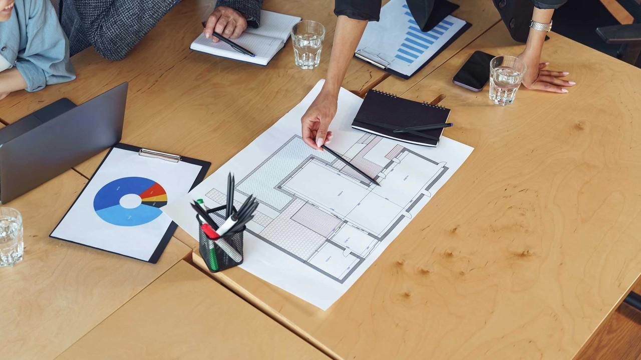 Strategic Business Architect: Crafting Vision & Roadmaps