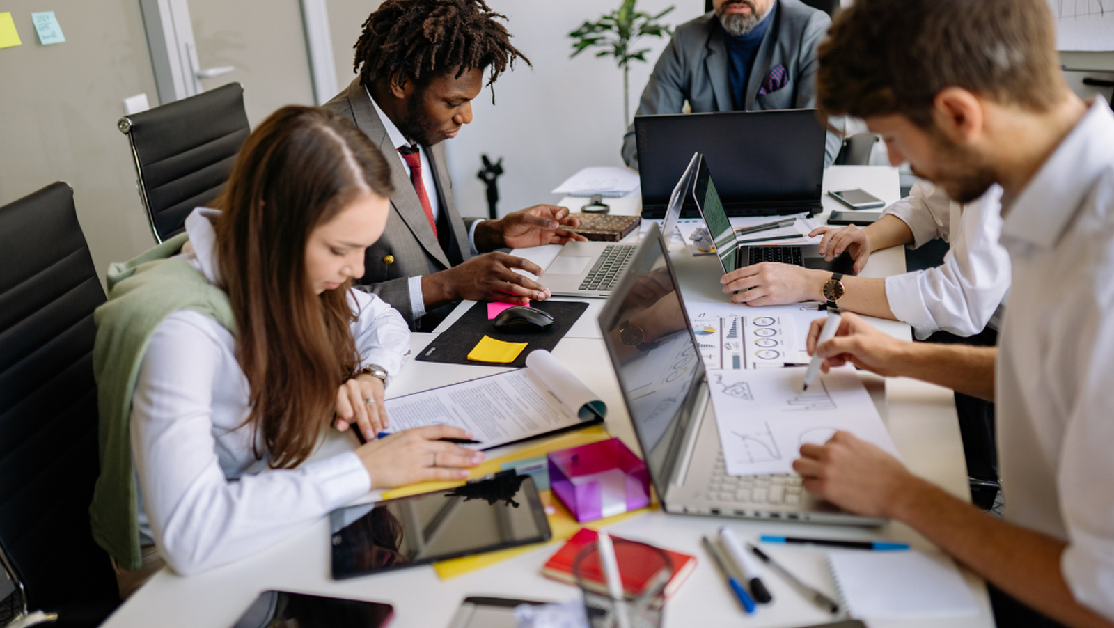 Leading Project Teams to Success: Practical Strategies & Methodologies